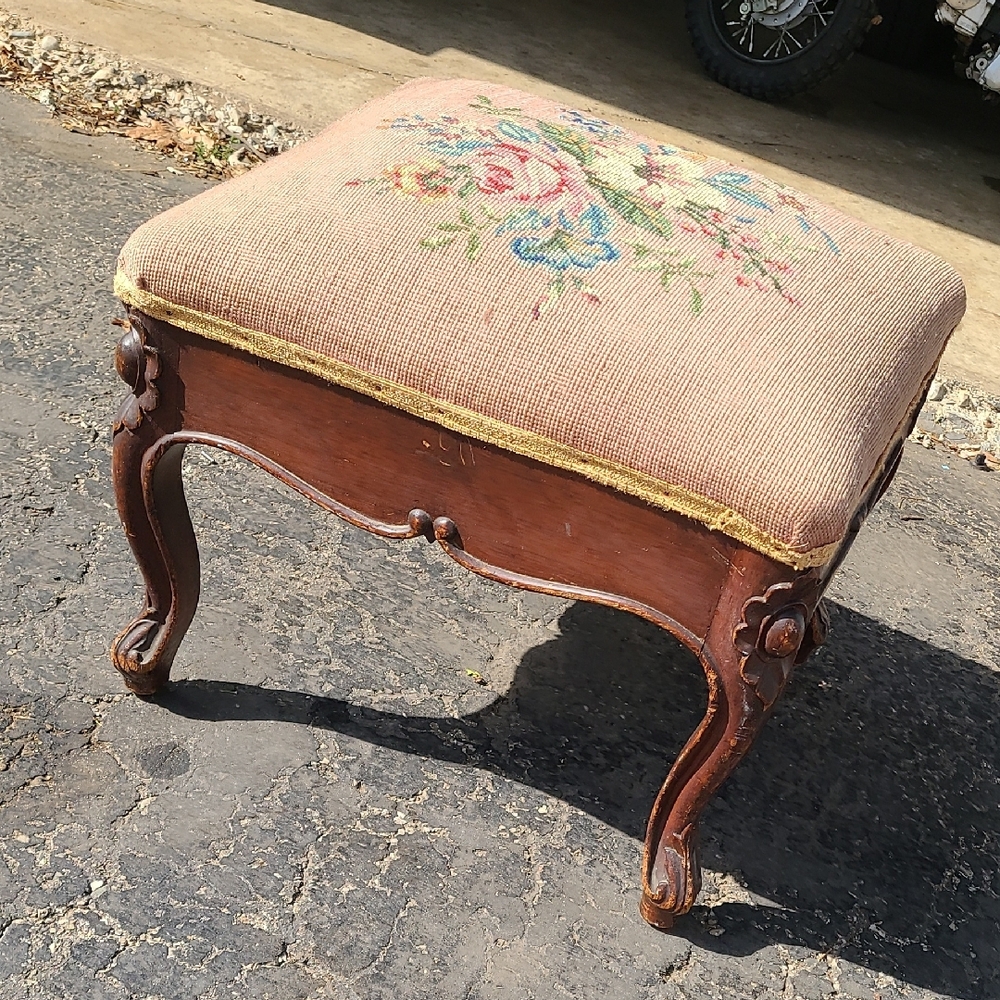 Antique‎ Victorian Rose Needlepoint Footstool Ottoman Footrest vintage